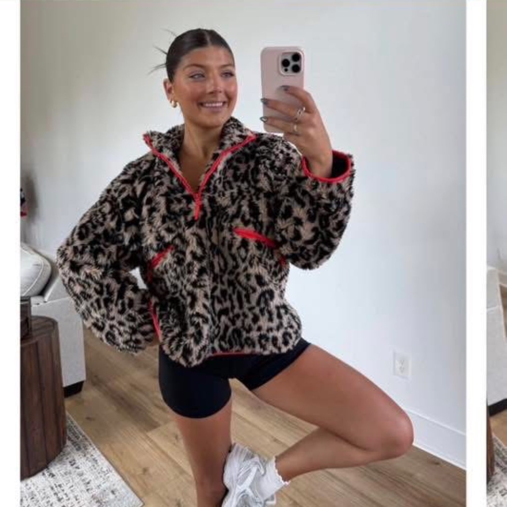 Leopard pullover - image 1